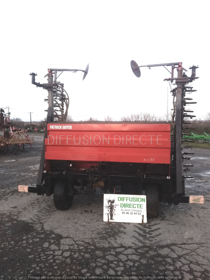 ROGER SEMOIR EN LIGNE 8 M/54 - Såmaskin: bild 1 ROGER SEMOIR EN LIGNE 8 M/54 - Såmaskin: bild 1