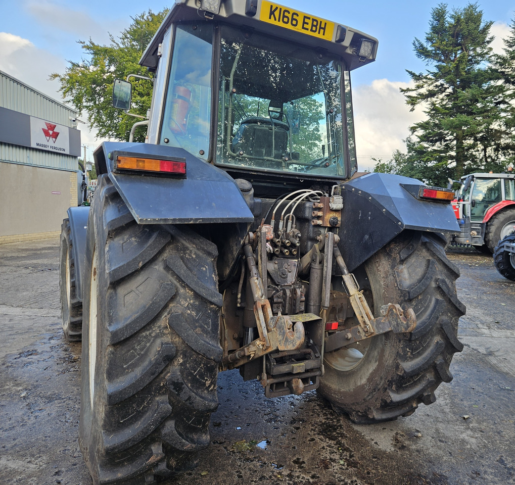 1993 MF 3125 Dynashift - Traktor: bild 3 1993 MF 3125 Dynashift - Traktor: bild 3