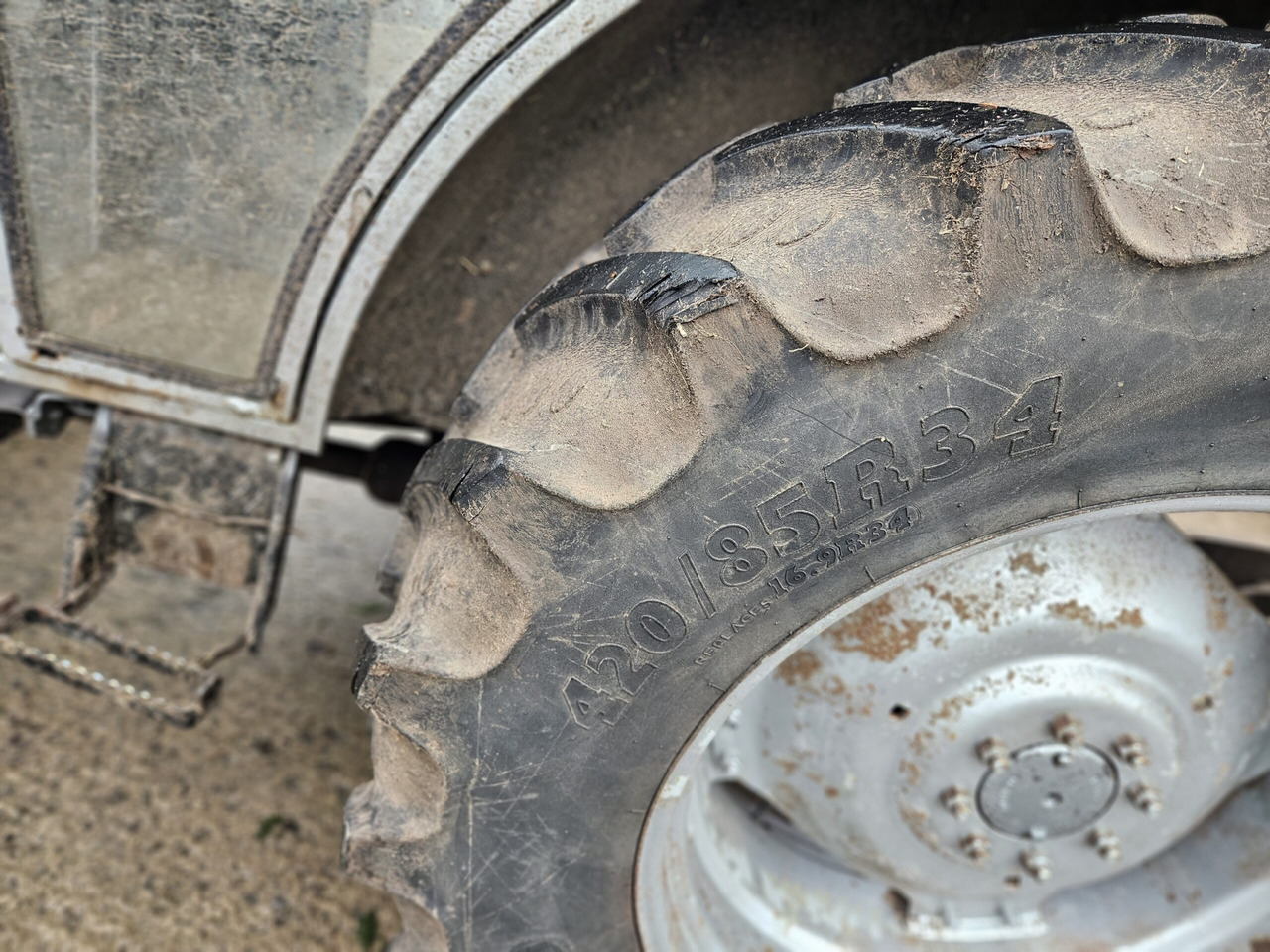 1993 MF 390T 4wd tractor, good off farm condition - Traktor: bild 5 1993 MF 390T 4wd tractor, good off farm condition - Traktor: bild 5