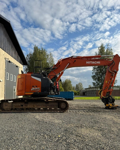 HitachiZX225USLC-7 + Engcon - Bandgrävare: bild 3 HitachiZX225USLC-7 + Engcon - Bandgrävare: bild 3