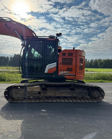 HitachiZX225USLC-7 + Engcon - Bandgrävare: bild 5 HitachiZX225USLC-7 + Engcon - Bandgrävare: bild 5
