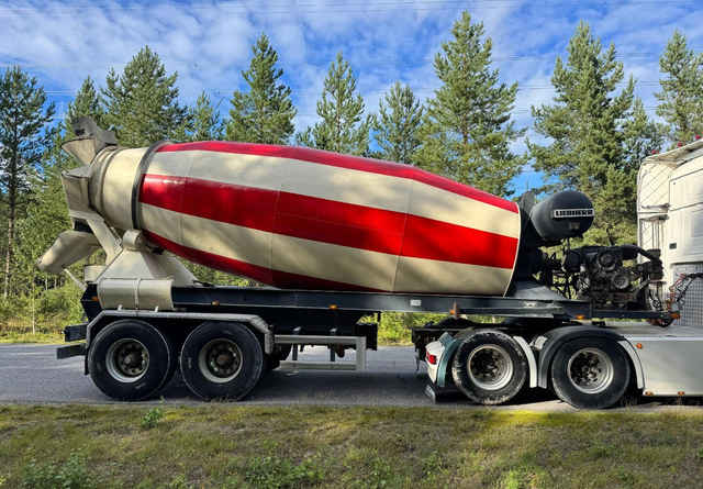 Liebherr12m3 Perävaunu - Betongtrailer: bild 5 Liebherr12m3 Perävaunu - Betongtrailer: bild 5