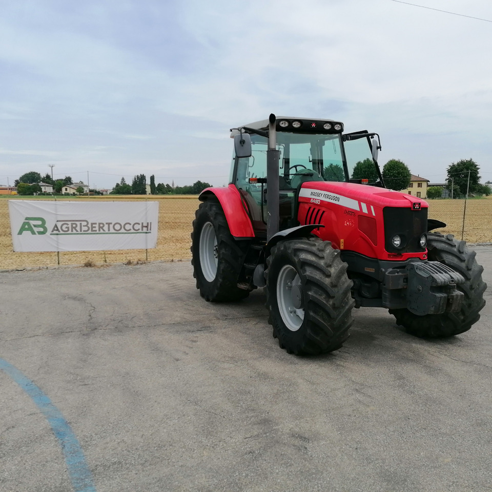 MASSEY FERGUSON - Traktor: bild 1 MASSEY FERGUSON - Traktor: bild 1