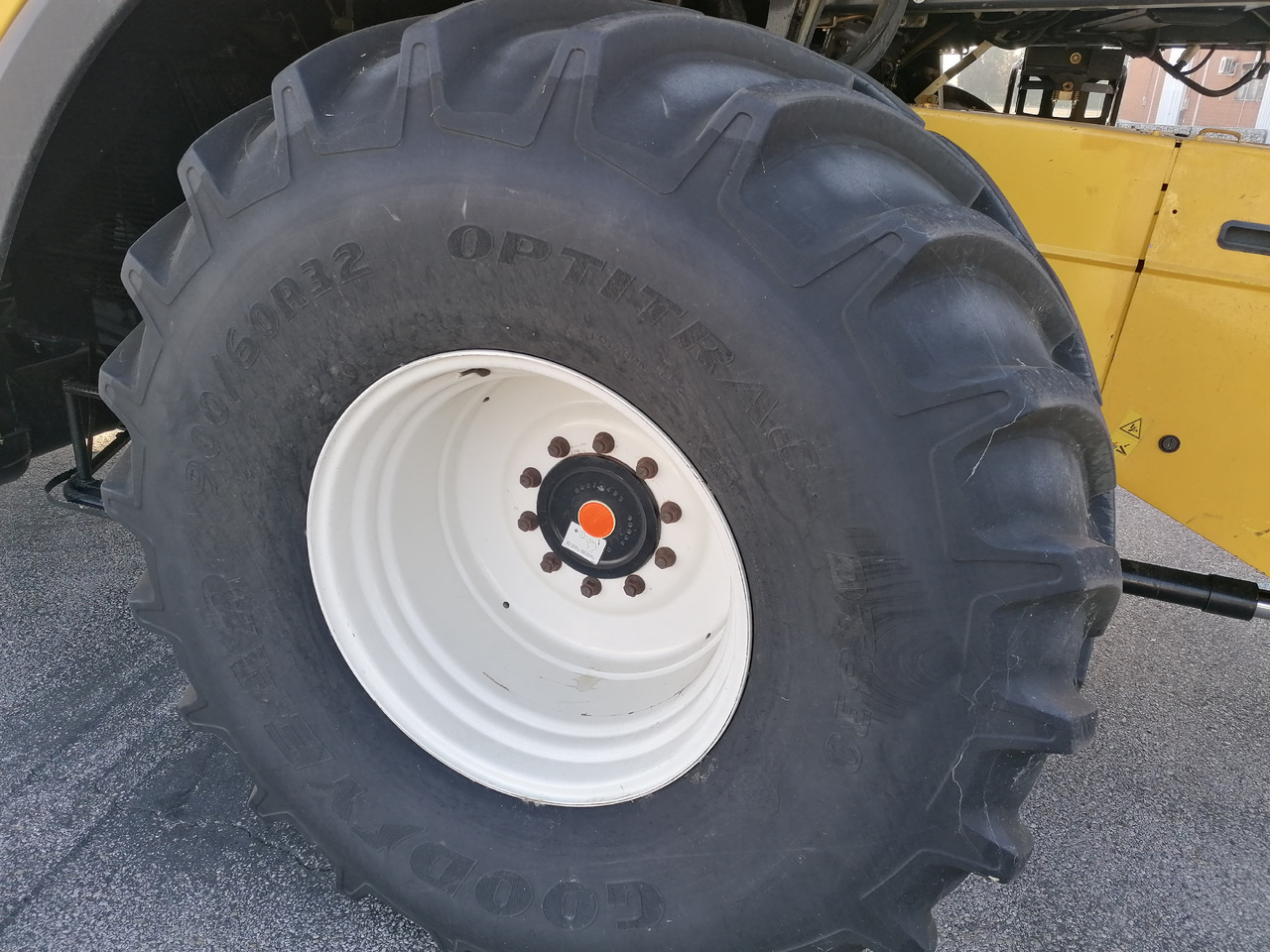 NEW HOLLAND CR 9060 - Skördetröska: bild 3 NEW HOLLAND CR 9060 - Skördetröska: bild 3