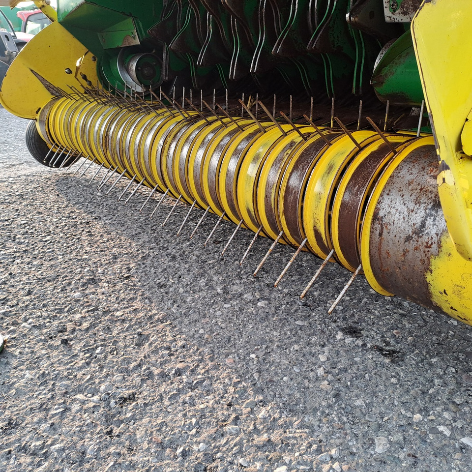 ROTOPRESSA JOHN DEERE 592 - Rundbalspress: bild 5 ROTOPRESSA JOHN DEERE 592 - Rundbalspress: bild 5