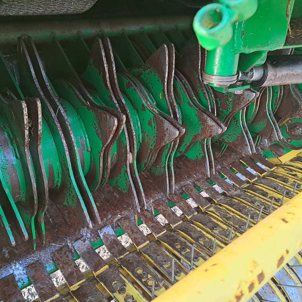 ROTOPRESSA JOHN DEERE 592 - Rundbalspress: bild 4 ROTOPRESSA JOHN DEERE 592 - Rundbalspress: bild 4