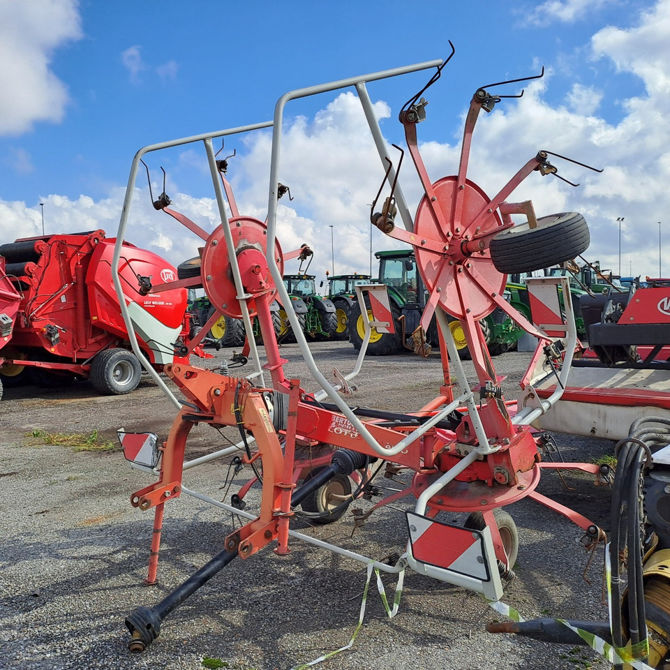 VOLTAFIENO LELY STABILO 600 - Hövändare: bild 1 VOLTAFIENO LELY STABILO 600 - Hövändare: bild 1