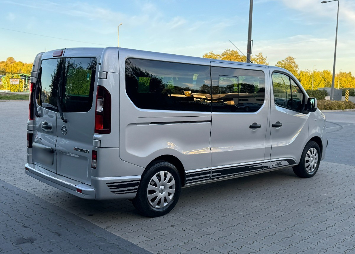 Opel Vivaro 1.6 DCI 145KM 9 osobowy Nawiewy góra dół DOINWESTOWANY Super stan - Kombi: bild 4 Opel Vivaro 1.6 DCI 145KM 9 osobowy Nawiewy góra dół DOINWESTOWANY Super stan - Kombi: bild 4