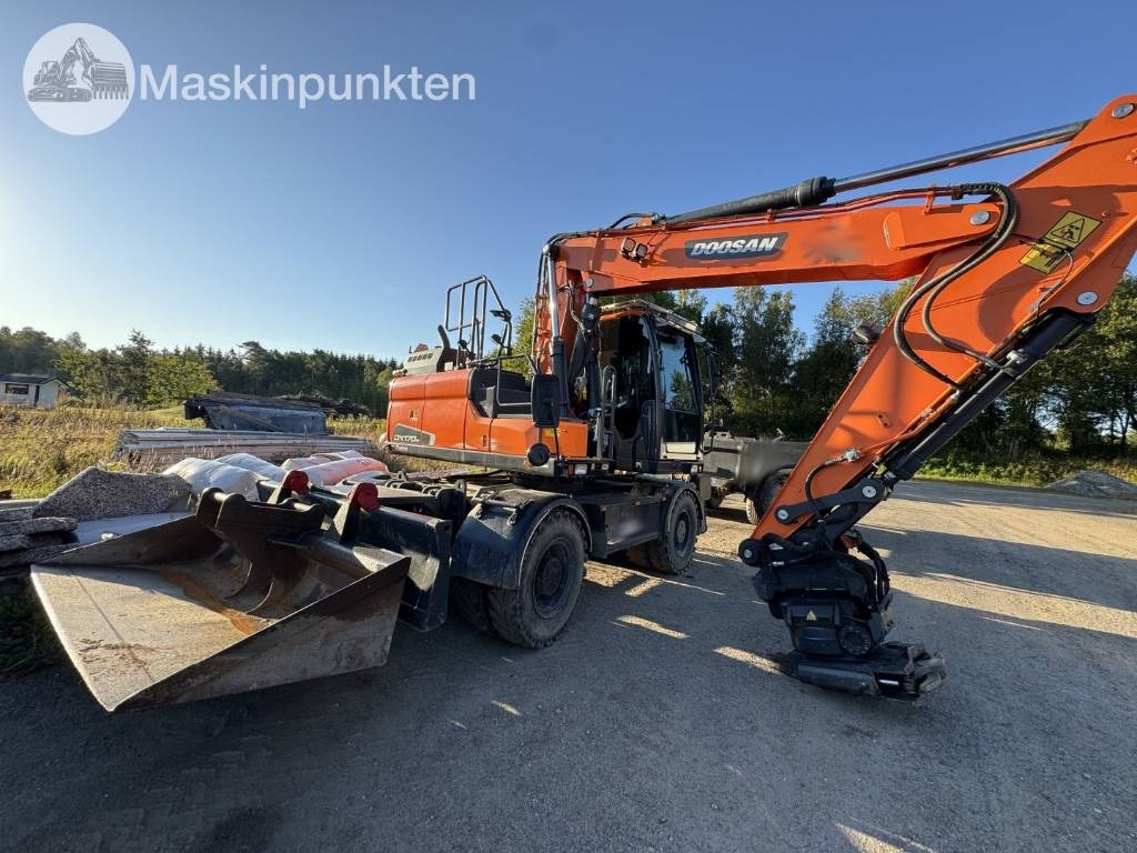 Doosan DX 170 W-5 + Tippvagn + Redskap - Grävmaskin på däck: bild 1 Doosan DX 170 W-5 + Tippvagn + Redskap - Grävmaskin på däck: bild 1