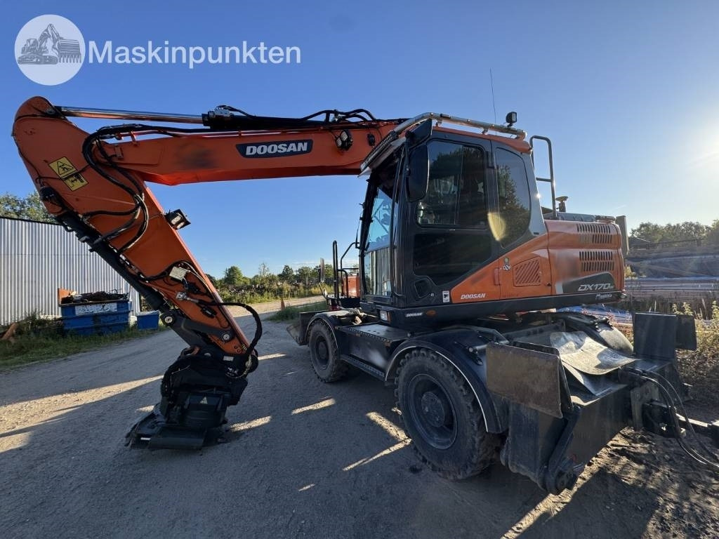 Doosan DX 170 W-5 + Tippvagn + Redskap - Grävmaskin på däck: bild 2 Doosan DX 170 W-5 + Tippvagn + Redskap - Grävmaskin på däck: bild 2