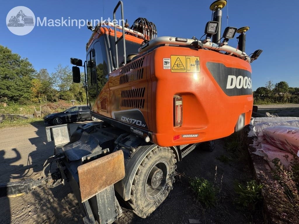 Doosan DX 170 W-5 + Tippvagn + Redskap  - Grävmaskin på däck: bild 3 Doosan DX 170 W-5 + Tippvagn + Redskap  - Grävmaskin på däck: bild 3
