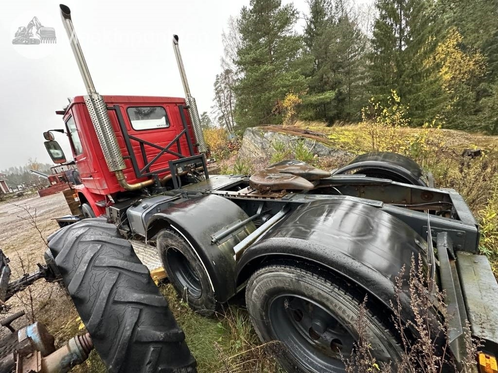 Scania T 143 H - Dragbil: bild 4 Scania T 143 H - Dragbil: bild 4
