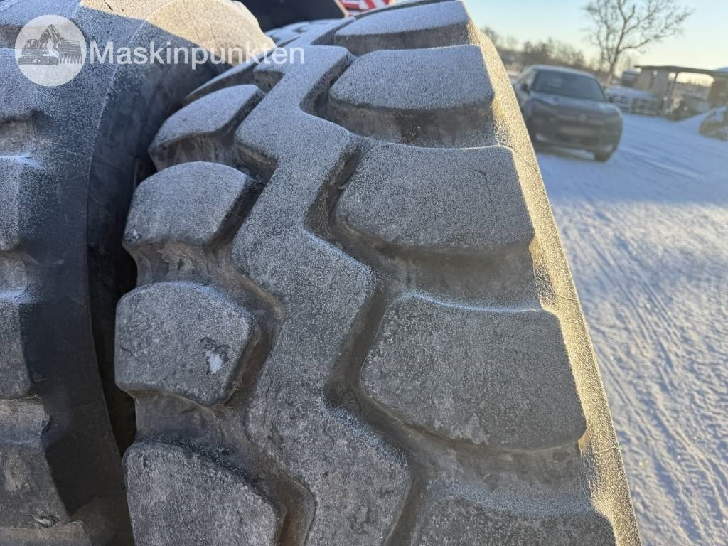 Goodyear GP-40 Däck med fälg till hjullastare - Däck för Byggmaskiner: bild 2 Goodyear GP-40 Däck med fälg till hjullastare - Däck för Byggmaskiner: bild 2