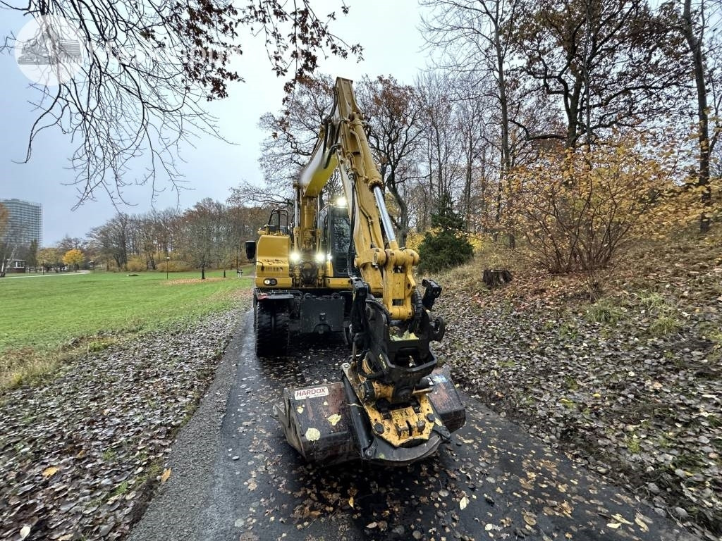 Komatsu PW 148-11 med vagn och redskap - Grävmaskin på däck: bild 3 Komatsu PW 148-11 med vagn och redskap - Grävmaskin på däck: bild 3