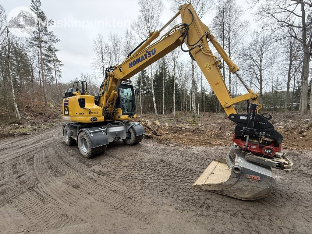 Komatsu PW 158-11 E0 - Grävmaskin på däck: bild 1 Komatsu PW 158-11 E0 - Grävmaskin på däck: bild 1