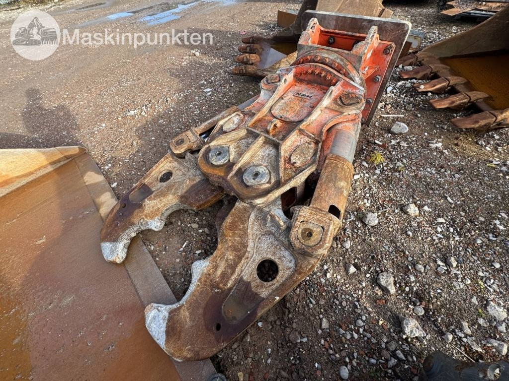 NPK SV 250 - Hydraulisk sax: bild 1 NPK SV 250 - Hydraulisk sax: bild 1