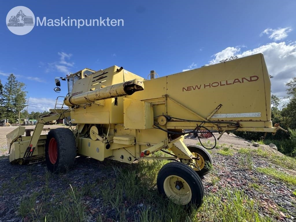 New Holland 1530 - Skördetröska: bild 2 New Holland 1530 - Skördetröska: bild 2