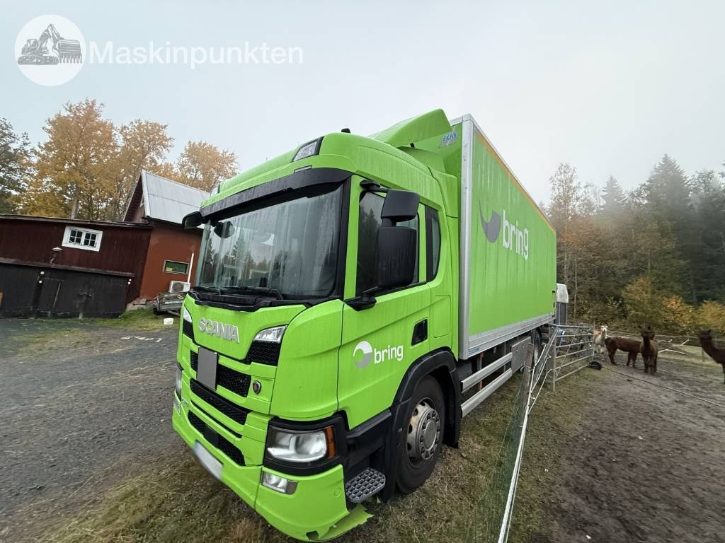 Scania P 320  - Lastbil med skåp: bild 1 Scania P 320  - Lastbil med skåp: bild 1
