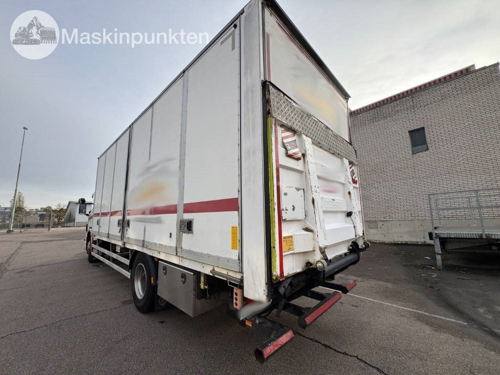 Scania P 320 - Lastbil med skåp: bild 2 Scania P 320 - Lastbil med skåp: bild 2