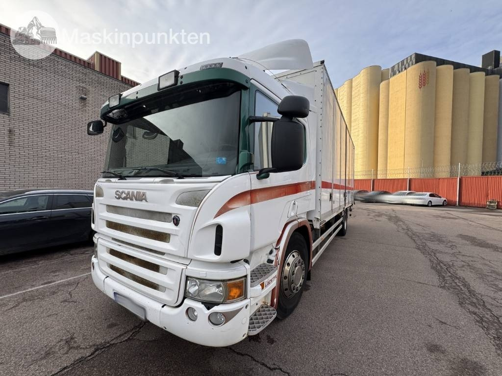 Scania P 320 - Lastbil med skåp: bild 1 Scania P 320 - Lastbil med skåp: bild 1