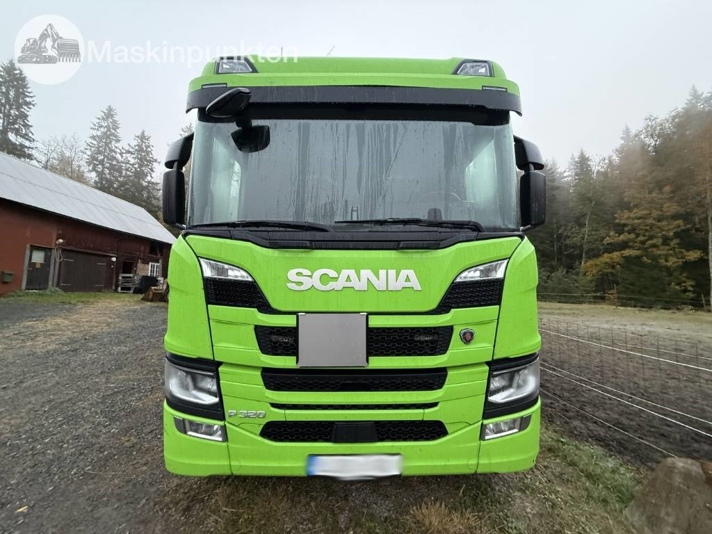 Scania P 320  - Lastbil med skåp: bild 2 Scania P 320  - Lastbil med skåp: bild 2