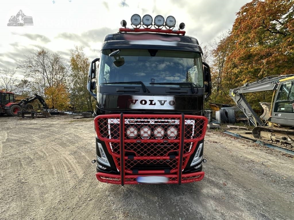 Volvo FH 64 R Timmerbil med kran - Timmerbil: bild 2 Volvo FH 64 R Timmerbil med kran - Timmerbil: bild 2