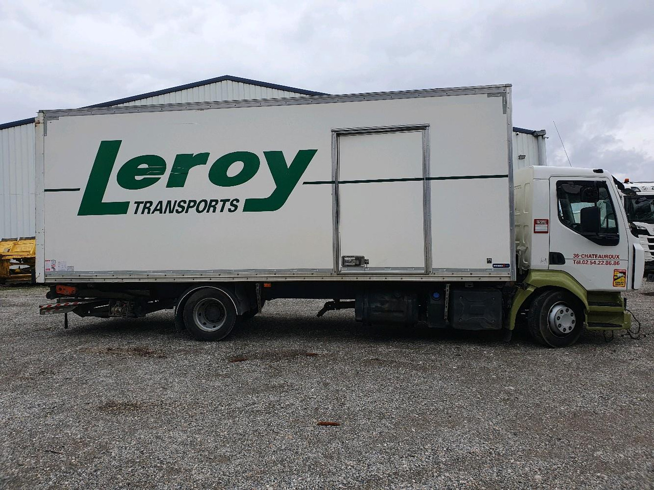 RENAULT D 12 DTI 215 - Lastbil med skåp: bild 3 RENAULT D 12 DTI 215 - Lastbil med skåp: bild 3