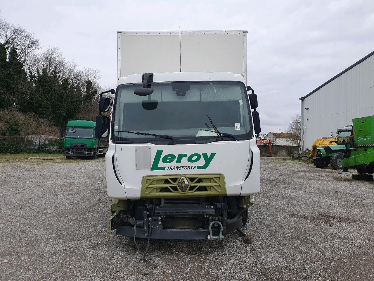 RENAULT D 12 DTI 215 - Lastbil med skåp: bild 2 RENAULT D 12 DTI 215 - Lastbil med skåp: bild 2