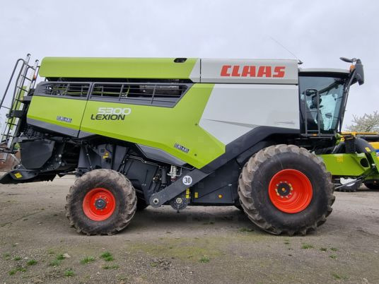 Claas LEXION 5300 - Skördetröska: bild 3 Claas LEXION 5300 - Skördetröska: bild 3