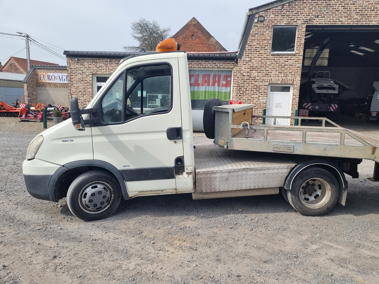IVECO DAILY 35C18 - BE dragbil: bild 1 IVECO DAILY 35C18 - BE dragbil: bild 1