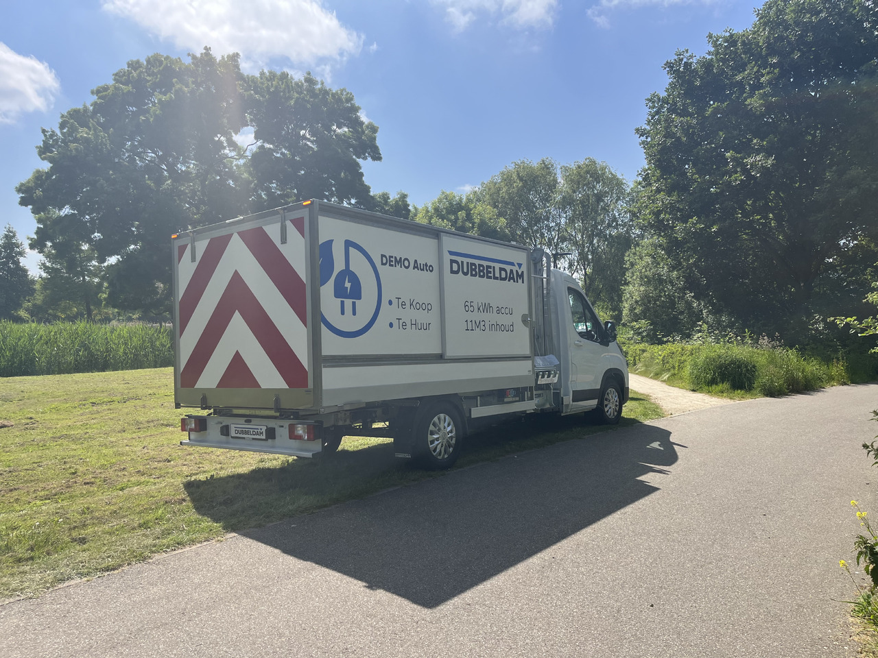 Maxus Delivery9 veegvuil zijbelader - Transportbil med tippflak, El transportbil: bild 4 Maxus Delivery9 veegvuil zijbelader - Transportbil med tippflak, El transportbil: bild 4