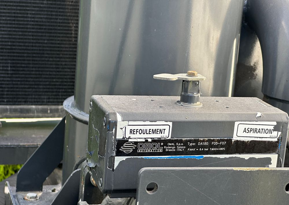 Sugbil Renault PREMIUM 320 WUKO 6X2 RIVARD 14m3: bild 9 Sugbil Renault PREMIUM 320 WUKO 6X2 RIVARD 14m3: bild 9