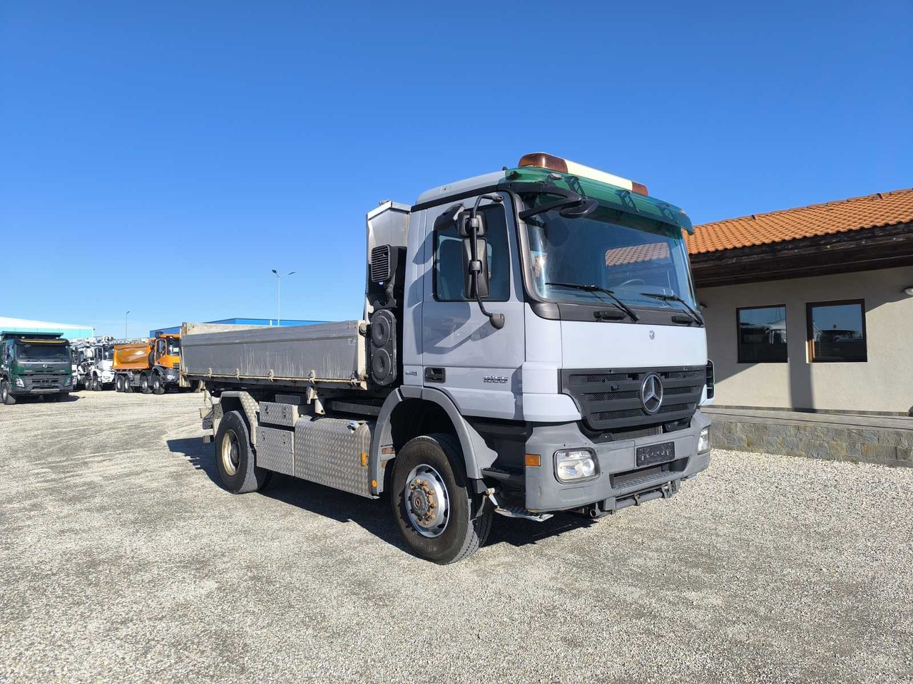 MERCEDES-BENZ Actros 1855 4X4 - Tippbil lastbil: bild 1 MERCEDES-BENZ Actros 1855 4X4 - Tippbil lastbil: bild 1