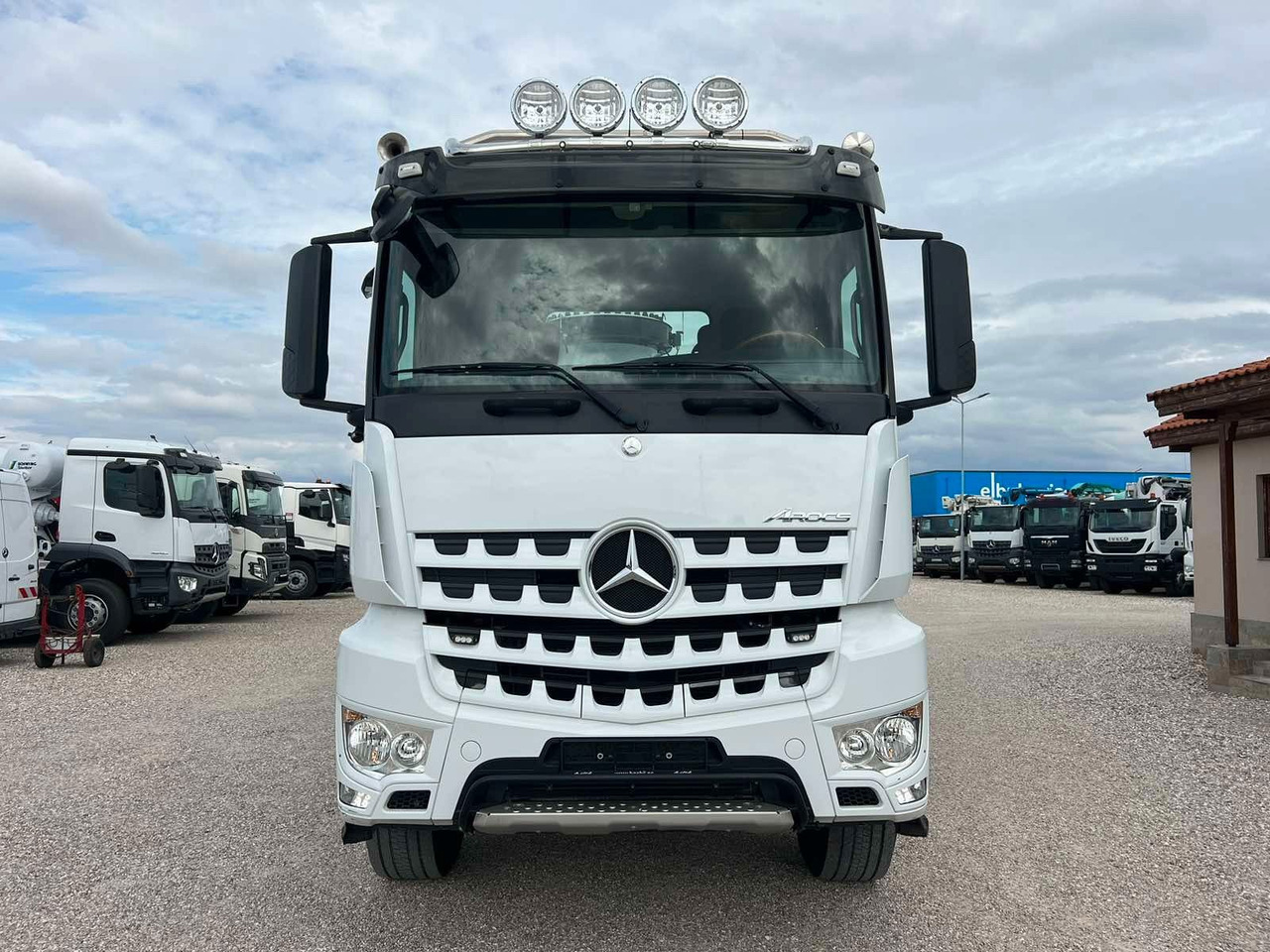 Mercedes-Benz AROCS 3251 CIFA MAGNUM MK28.4L - Betongbil med pump: bild 2 Mercedes-Benz AROCS 3251 CIFA MAGNUM MK28.4L - Betongbil med pump: bild 2