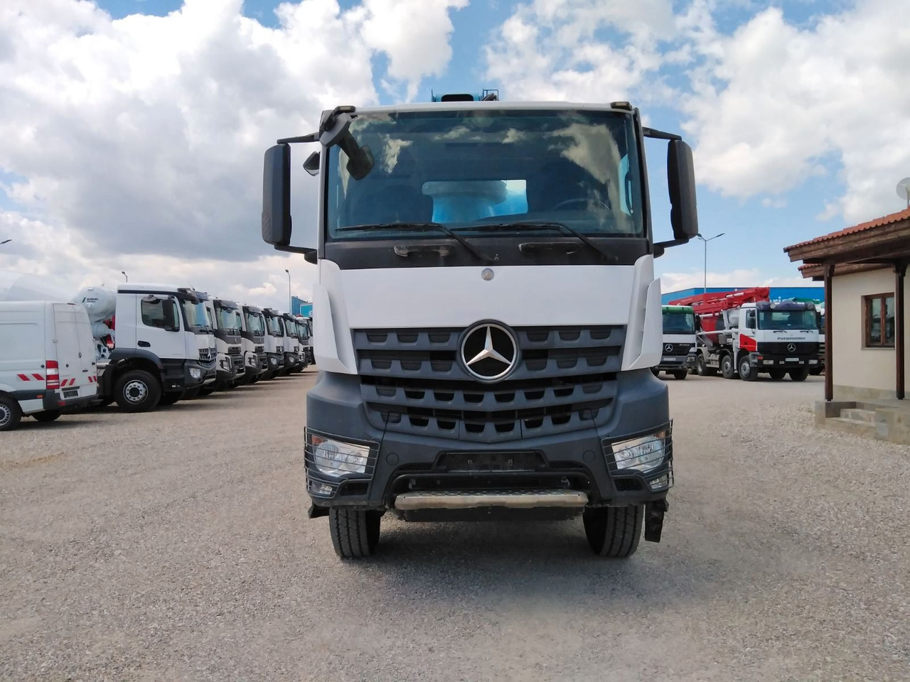 Mercedes-Benz AROCS 4140 CIFA MAGNUM MK28.4L  8X6 - Betongbil med pump: bild 2 Mercedes-Benz AROCS 4140 CIFA MAGNUM MK28.4L  8X6 - Betongbil med pump: bild 2