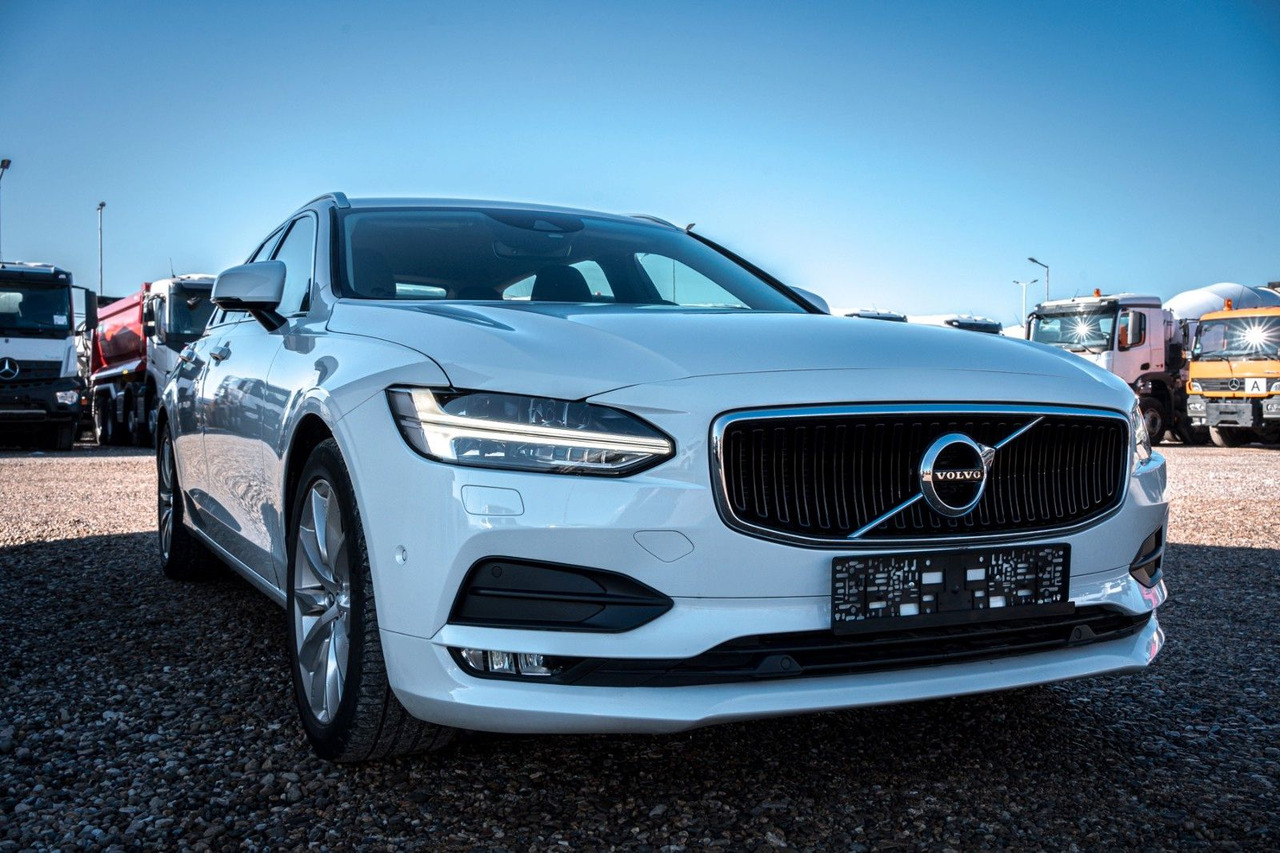 Volvo V90 D4 Momentum 2.0D - Kombi: bild 4 Volvo V90 D4 Momentum 2.0D - Kombi: bild 4