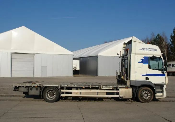 DAF CF 410 EURO 6 Laweta - Platforma super stan - Flakbil: bild 1 DAF CF 410 EURO 6 Laweta - Platforma super stan - Flakbil: bild 1