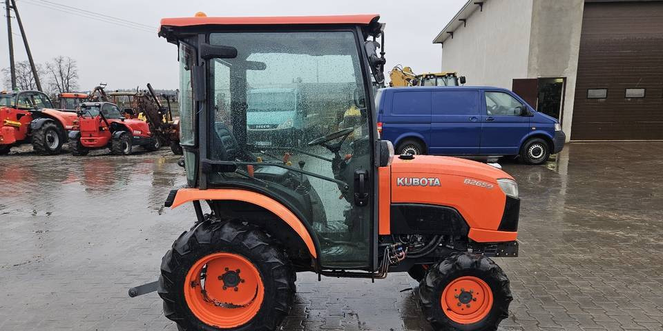 Ciągnik Kubota B2650 4x4 klima 26 KM hydrostat - Traktor: bild 5 Ciągnik Kubota B2650 4x4 klima 26 KM hydrostat - Traktor: bild 5
