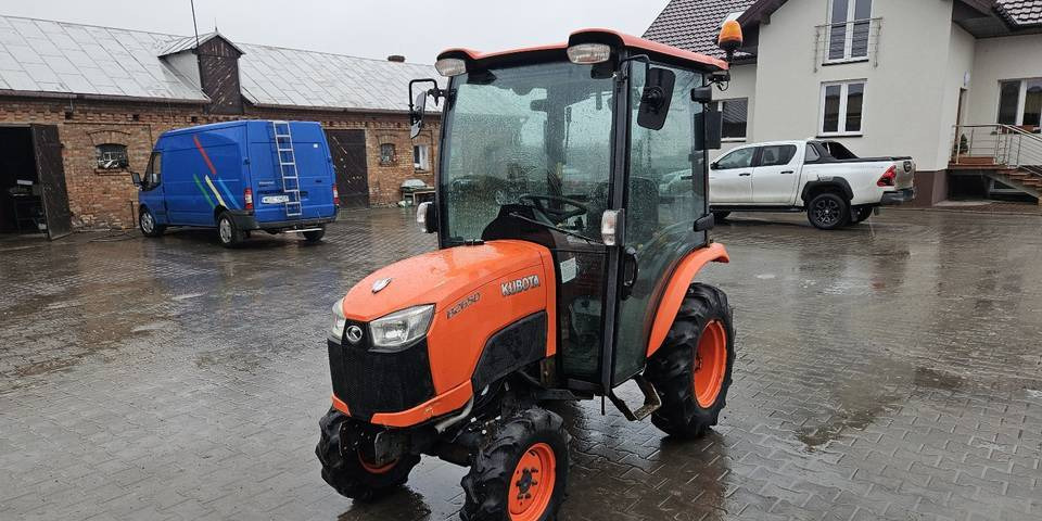 Ciągnik Kubota B2650 4x4 klima 26 KM hydrostat - Traktor: bild 2 Ciągnik Kubota B2650 4x4 klima 26 KM hydrostat - Traktor: bild 2