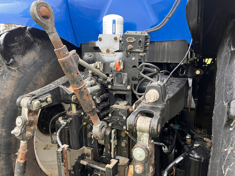 Traktor New Holland T8.330: bild 10 Traktor New Holland T8.330: bild 10