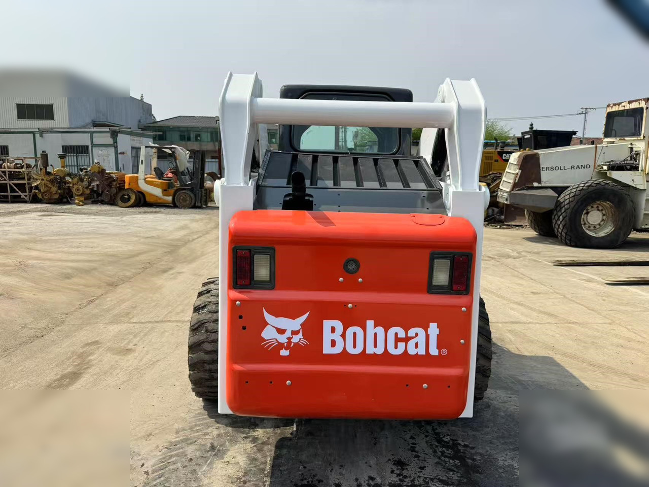BOBCAT S300 - Kompaktlastare/ Slirstyrda lastare: bild 5 BOBCAT S300 - Kompaktlastare/ Slirstyrda lastare: bild 5