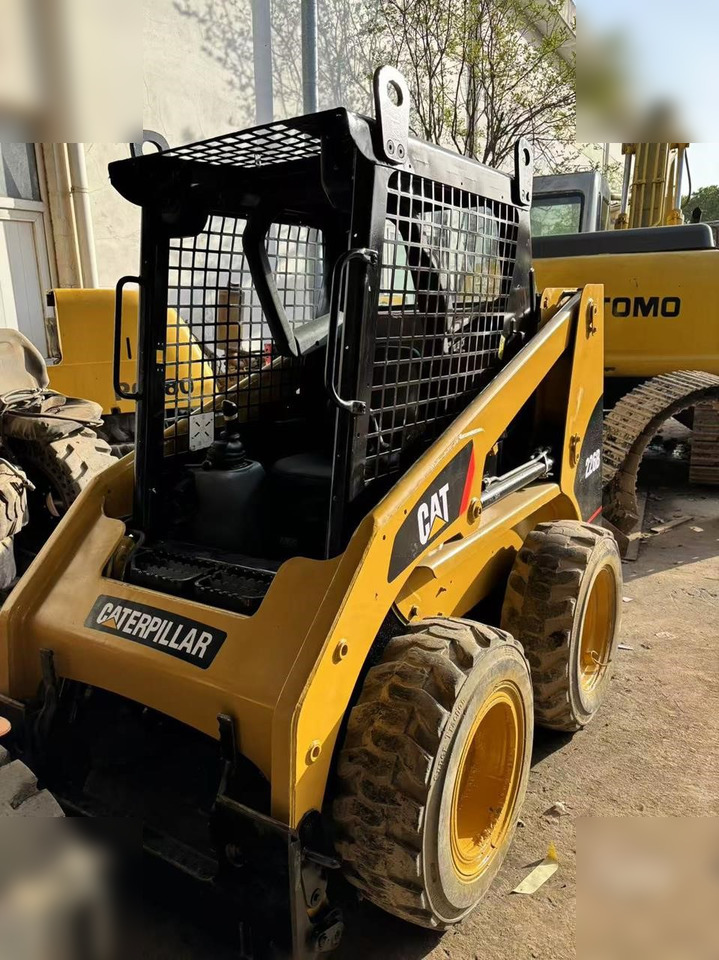 CATERPILLAR 226B - Kompaktlastare/ Slirstyrda lastare: bild 3 CATERPILLAR 226B - Kompaktlastare/ Slirstyrda lastare: bild 3