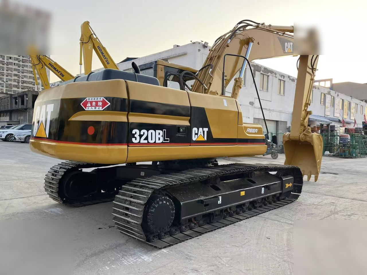 CATERPILLAR 320BL - Bandgrävare: bild 2 CATERPILLAR 320BL - Bandgrävare: bild 2