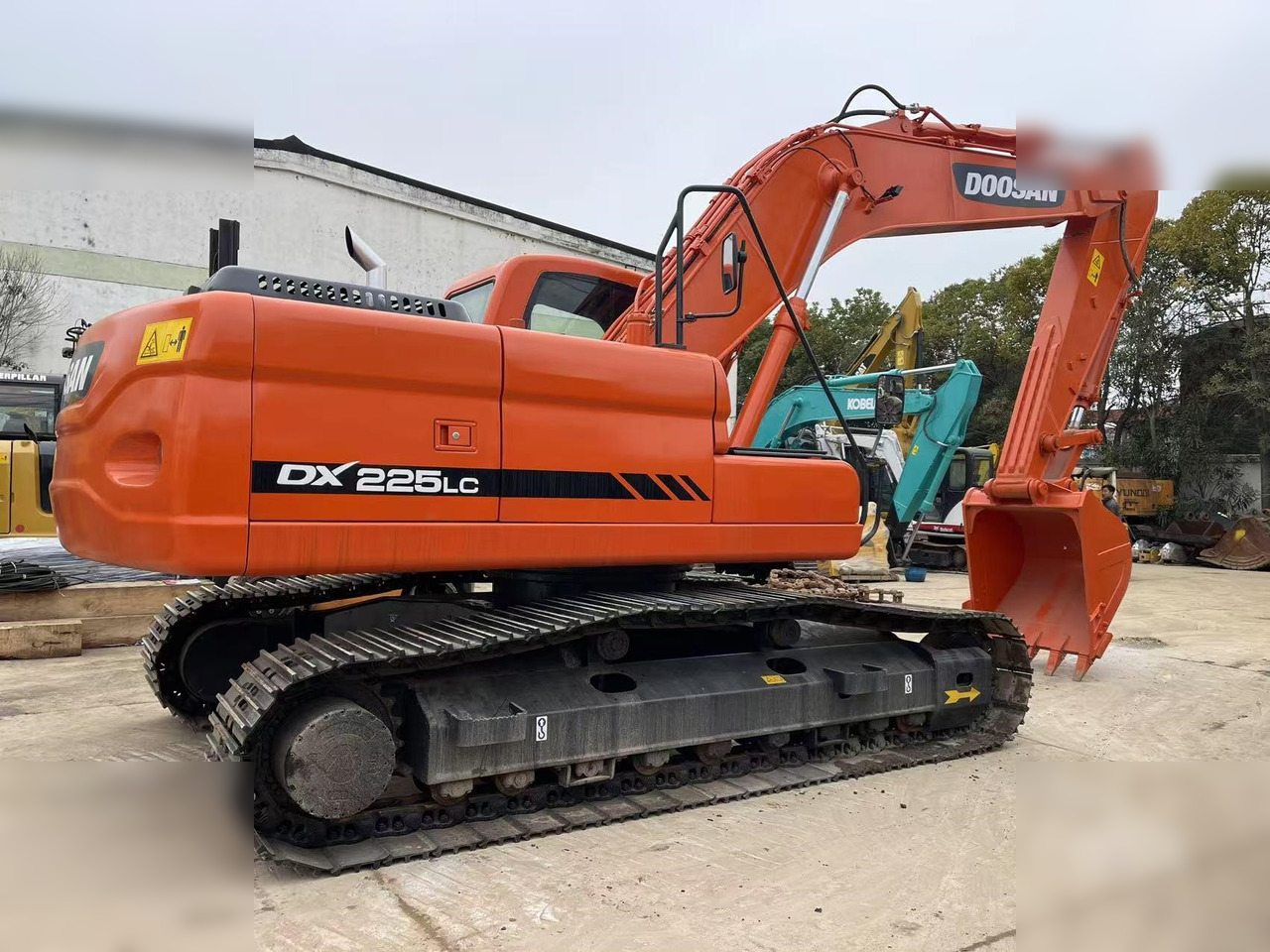 DOOSAN DX225 LC - Bandgrävare: bild 3 DOOSAN DX225 LC - Bandgrävare: bild 3
