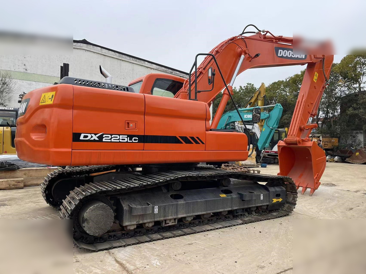DOOSAN DX225 LC - Bandgrävare: bild 3 DOOSAN DX225 LC - Bandgrävare: bild 3