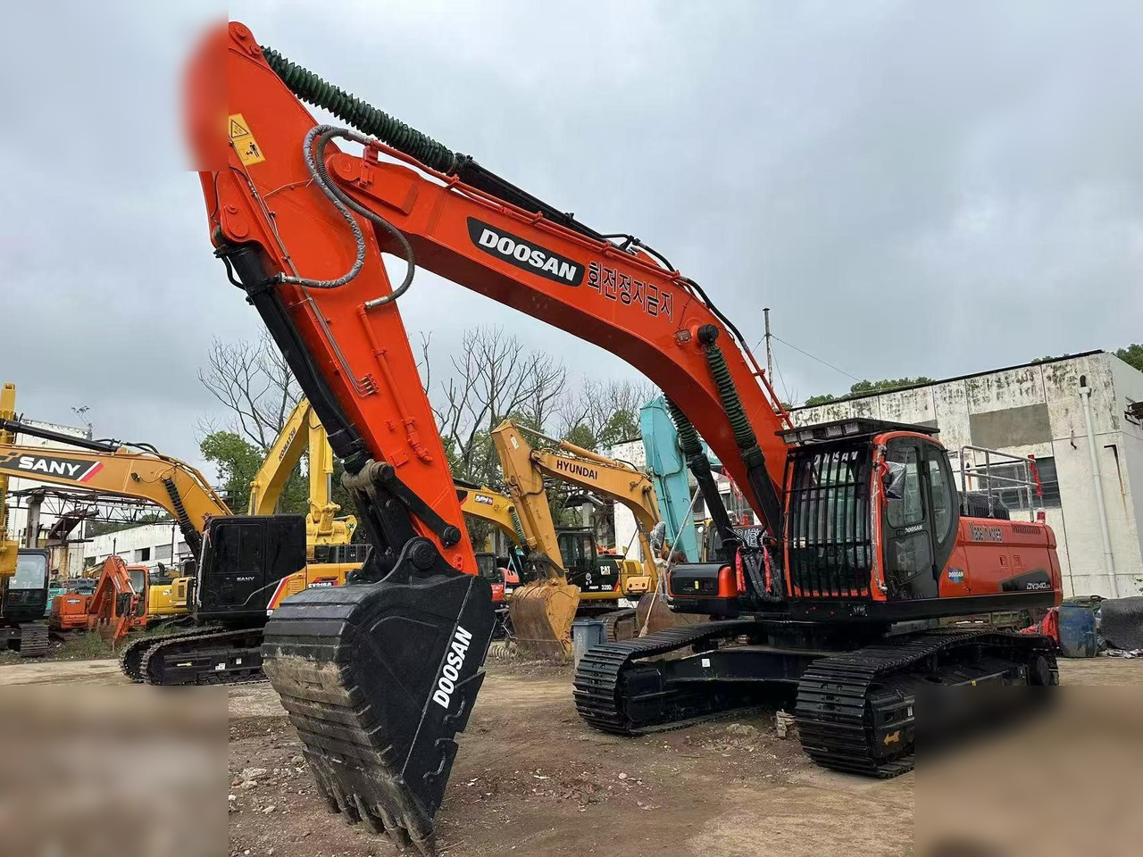 DOOSAN DX340 LC - Bandgrävare: bild 1 DOOSAN DX340 LC - Bandgrävare: bild 1