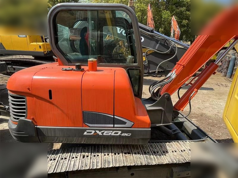 DOOSAN DX60E-9C - Minigrävmaskin: bild 2 DOOSAN DX60E-9C - Minigrävmaskin: bild 2