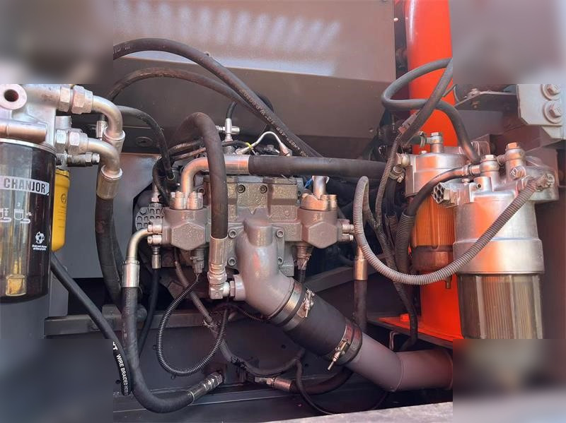 HITACHI ZX240-3 - Bandgrävare: bild 5 HITACHI ZX240-3 - Bandgrävare: bild 5