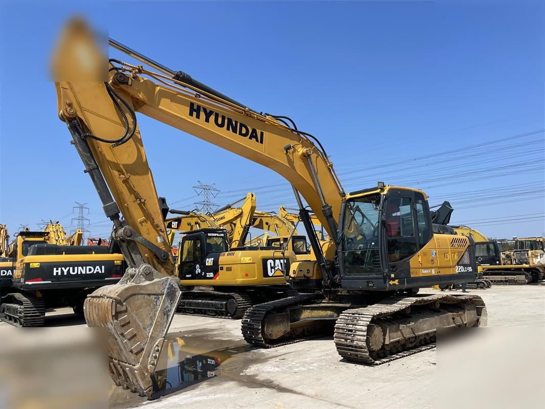 HYUNDAI ROBEX 220 LC-9S - Bandgrävare: bild 1 HYUNDAI ROBEX 220 LC-9S - Bandgrävare: bild 1