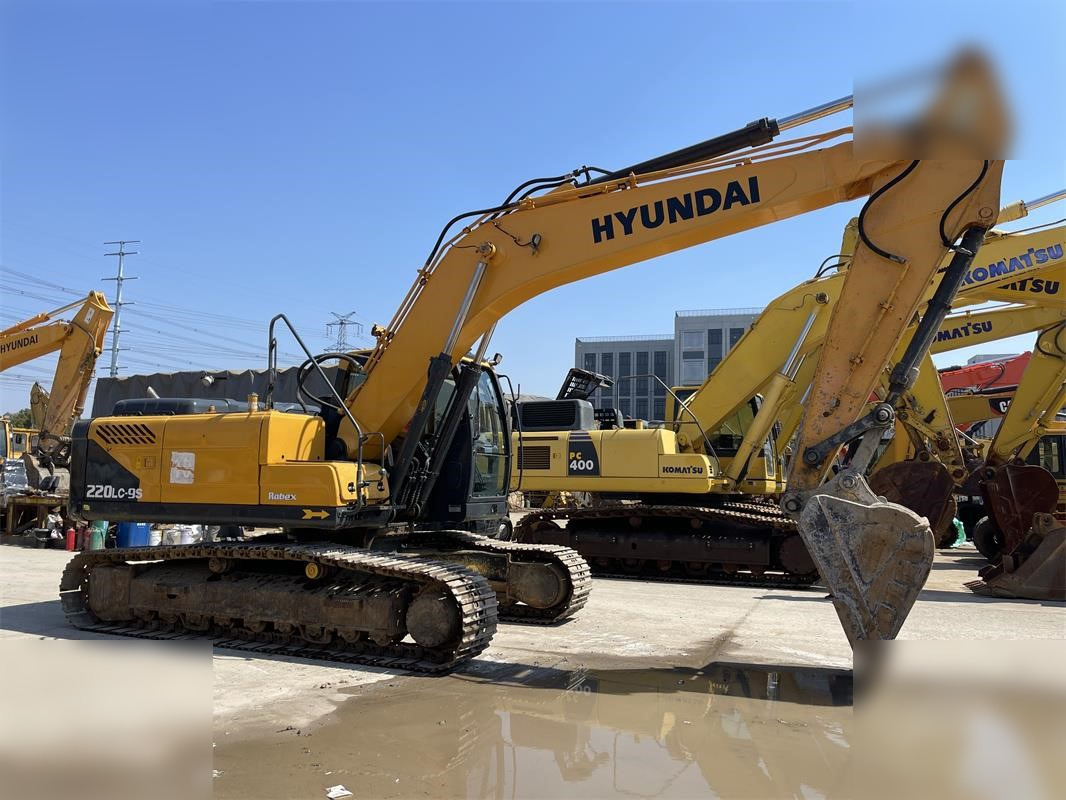 HYUNDAI ROBEX 220 LC-9S - Bandgrävare: bild 3 HYUNDAI ROBEX 220 LC-9S - Bandgrävare: bild 3